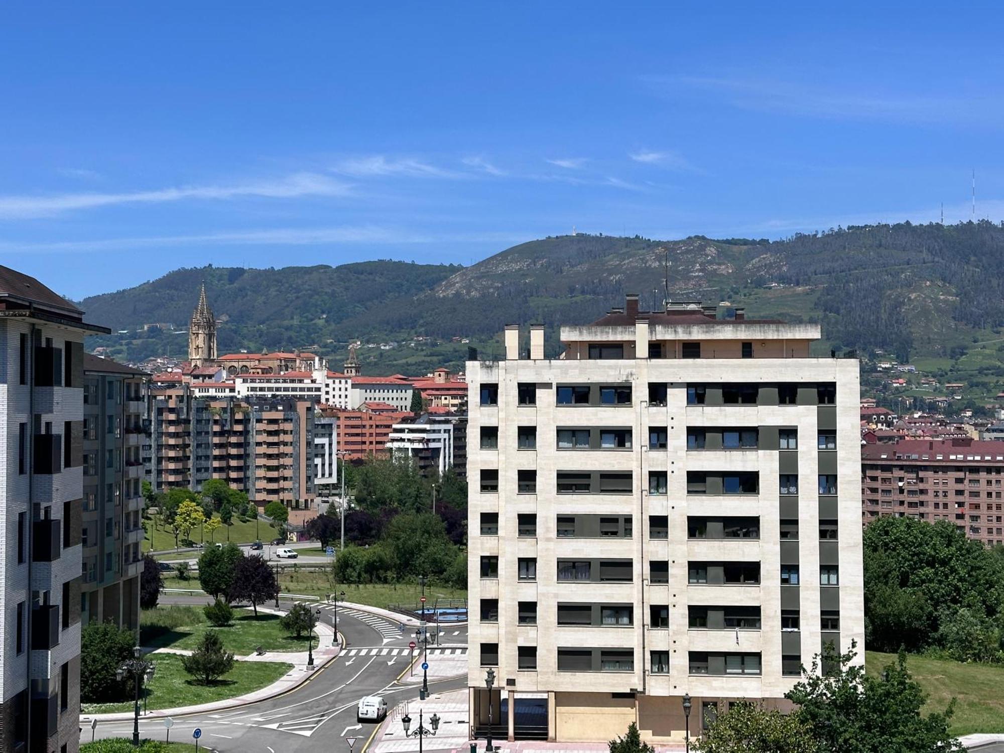 Acogedor Apartamento Con Vistas A La Catedral Y Parking 오비에도 외부 사진